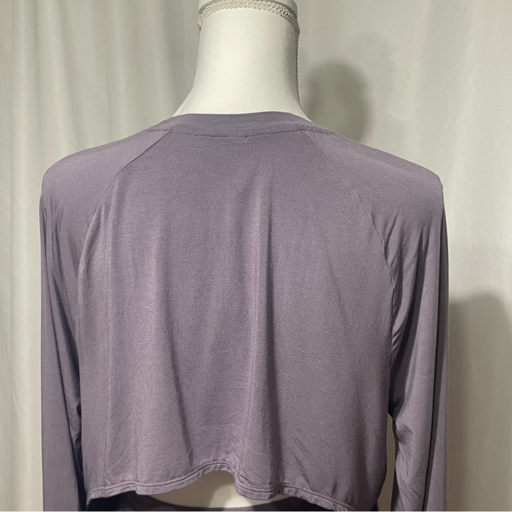 Under Armour Women's Long Sleeve Top in Lavender with Back Cutout - Picture 4 of 13